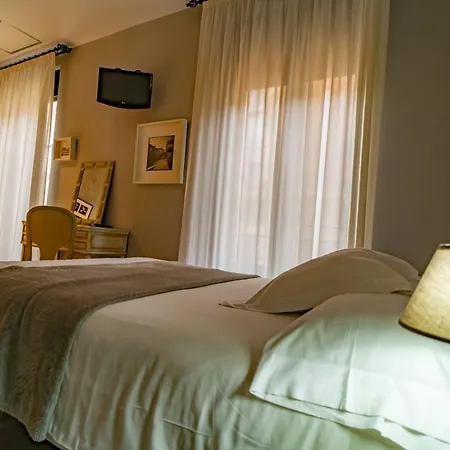 Alfonso Ix Hotel Caces