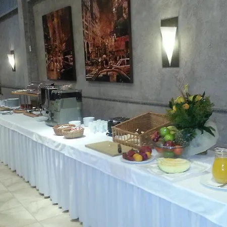 Alfonso Ix Hotel Caces