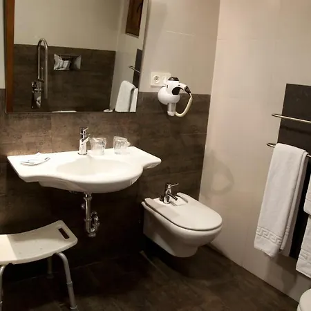 Alfonso Ix (adults Only) Hotel 2*