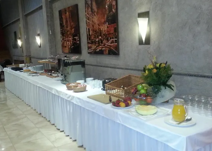 Alfonso Ix Hotel Caces